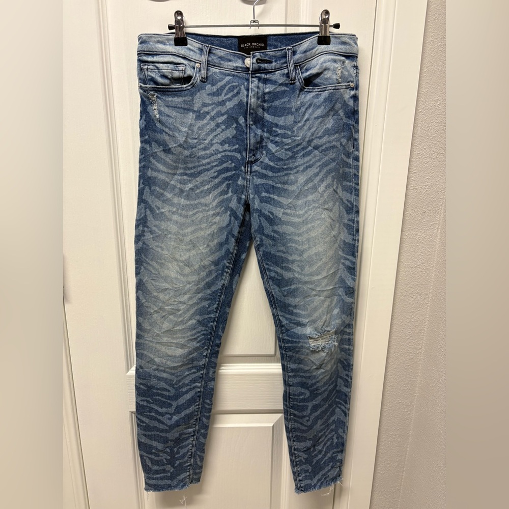 Black Orchid Carmen High Rise Ankle Fray Tiger Print Size 30